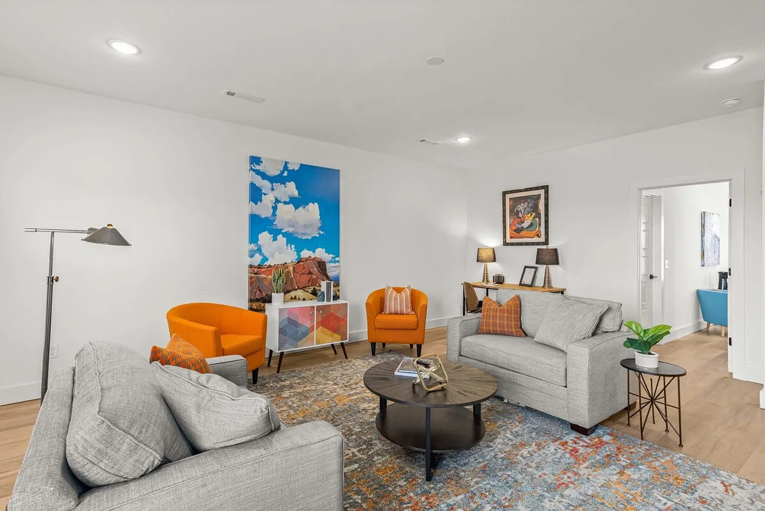 1 bed, 1.0 bath, 990 sqft, $1,337 — Photo 1