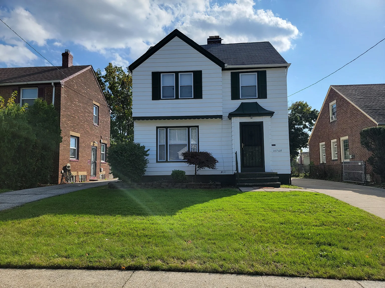 16308 Throckley Ave photo 1
