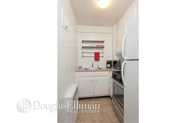 Rented by Douglas Elliman | media 34