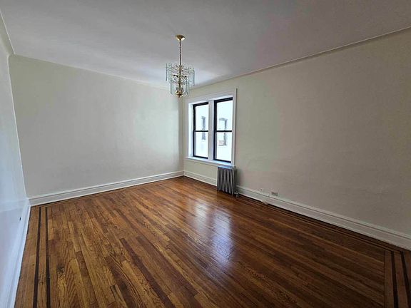 4th image of 28-28 35th St Floor 5