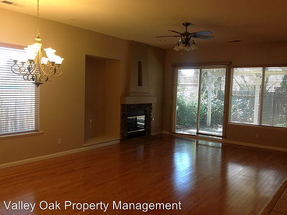 4th image of 774 Almondcrest Ct