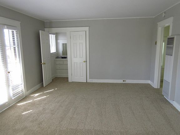 4th image of 224 Pomona Ave APT 2