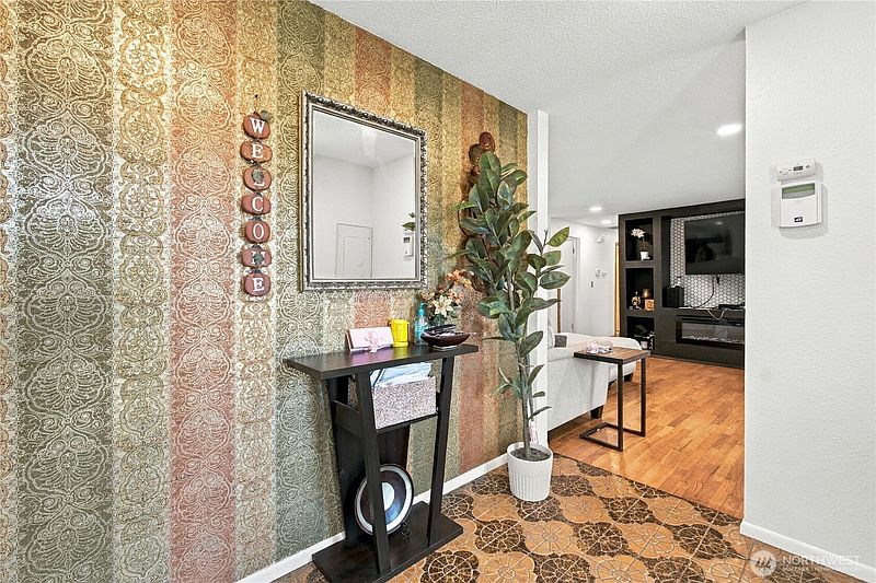 5th image of 1318 28th Street SE