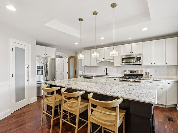 5th image of 2608 York Ct