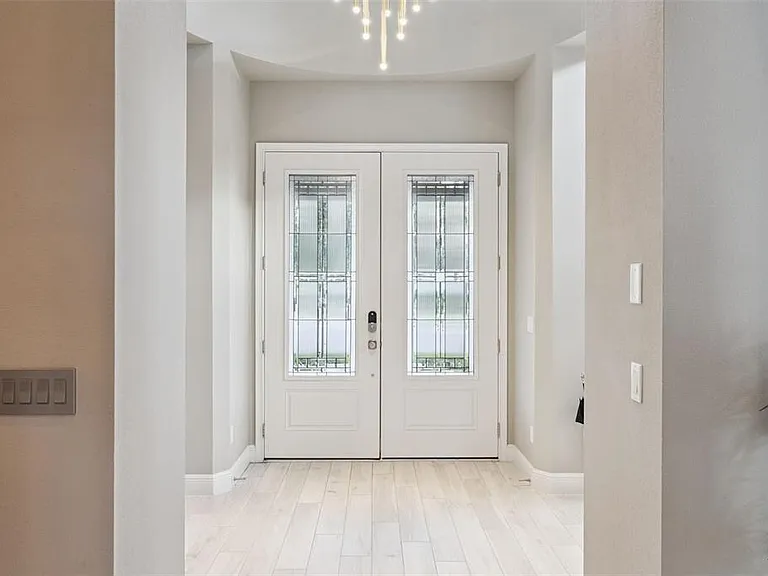 7556 John Hancock Dr — Photo 5