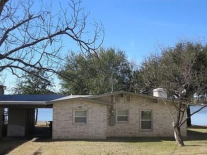 1st image of 402 Lakeshore Ln