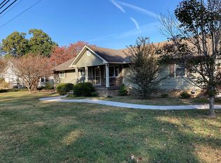 723 Cove Rd, Chickamauga, GA 30707