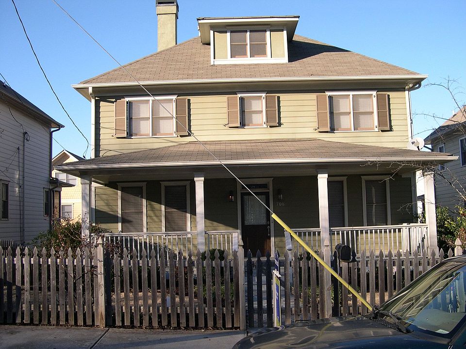 1st image of 708 Woodward Ave SE