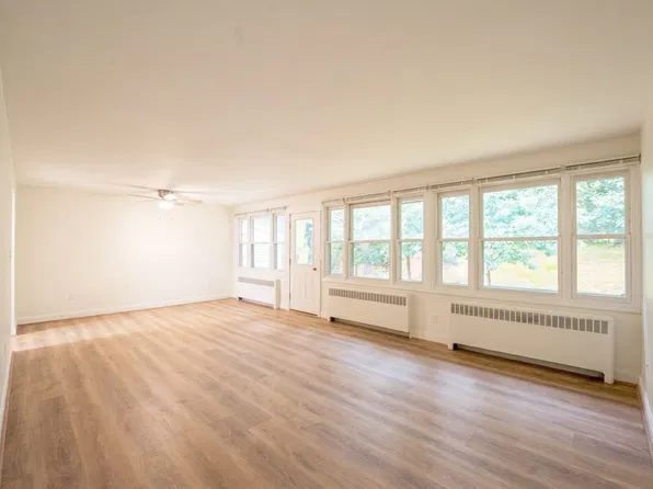 232 Congress Cir, Topsham, ME 04086