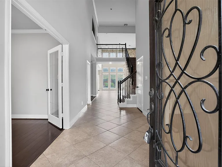 6535 Arroyo Springs Ln — Photo 6