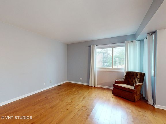 4th image of 1001 Stockton Ct