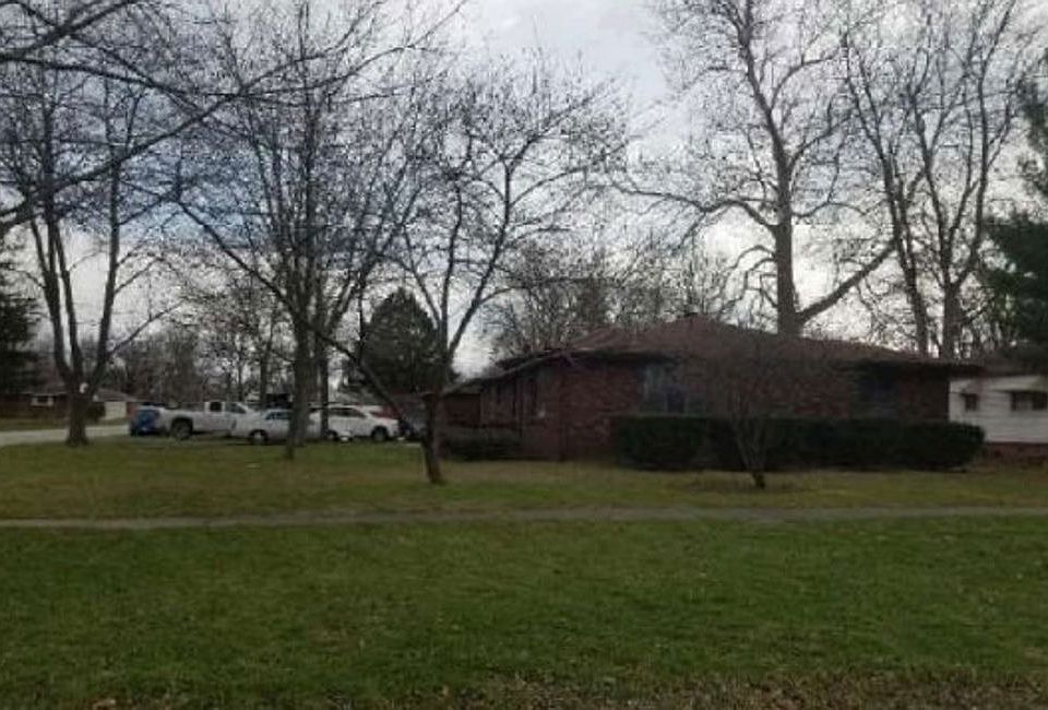 1st image of 220 S Fall St