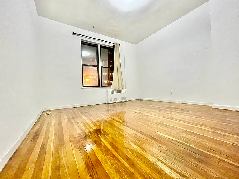 300 E 86th St #1C — Photo 2
