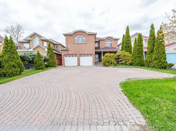 975 Bristol Rd W, Mississauga, ON L5V 2N9