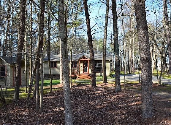 3rd image of 7697 Katherine Dr