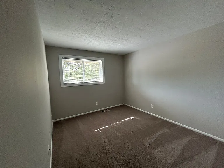 Fairview Court Apartments — Photo 71
