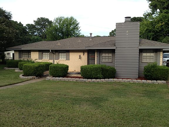 2nd image of 318 Bowling Green Dr