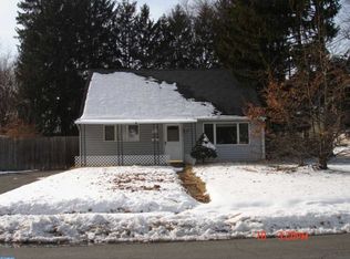 965 Terrace Blvd, Ewing, NJ 08618