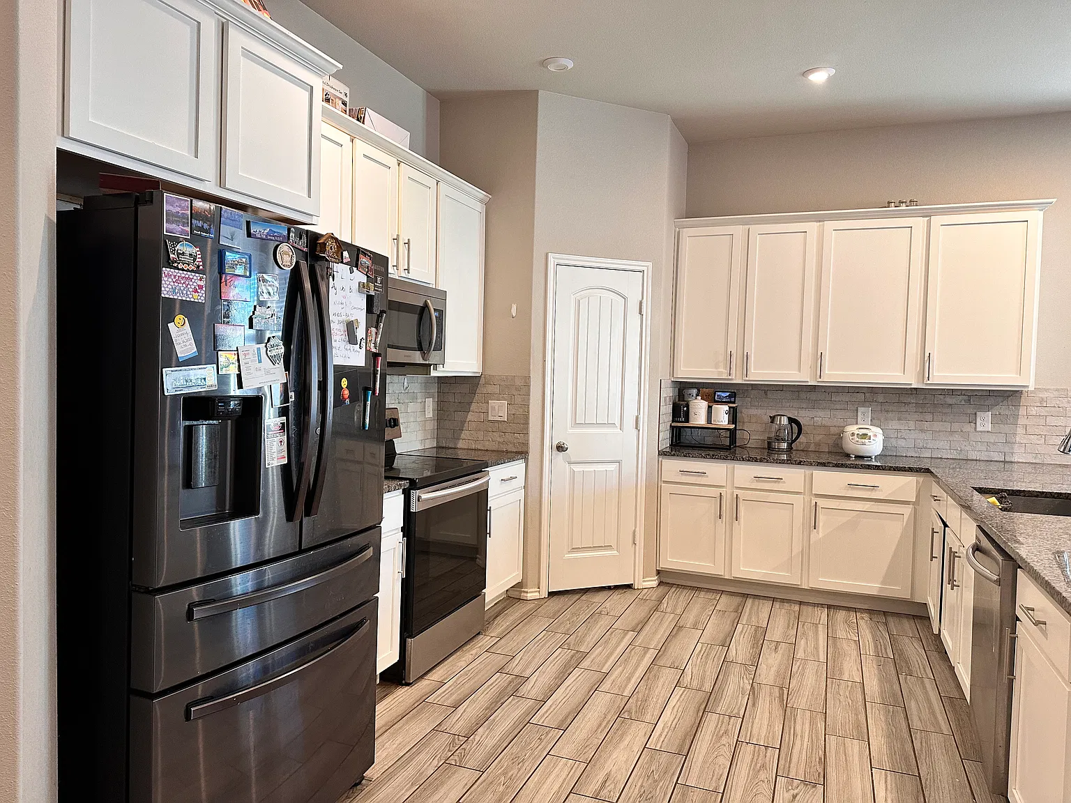 3 bed, 1974 sqft, $1,950 — Photo 3