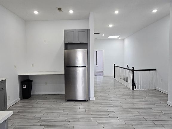 4th image of 487 Ocean Ave APT 3