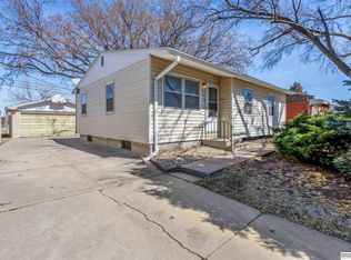 5230 Ervin St, Lincoln, NE 68504