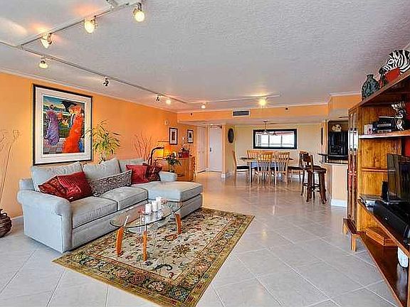 3rd image of 3200 N Port Royale Drive #805