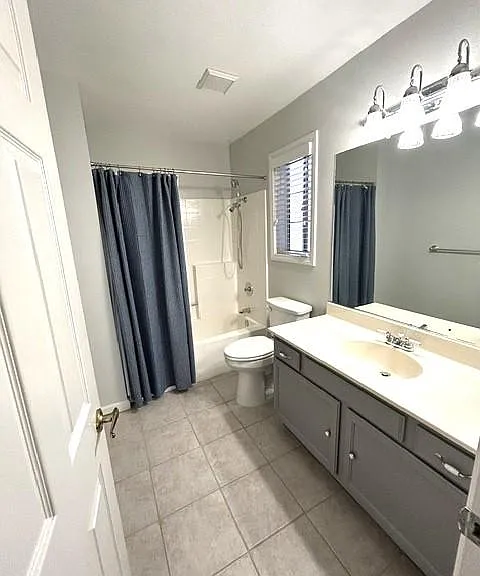 2800 Banyan Tree Ln — Photo 9