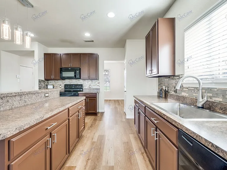 1516 Abby Creek Dr — Photo 7