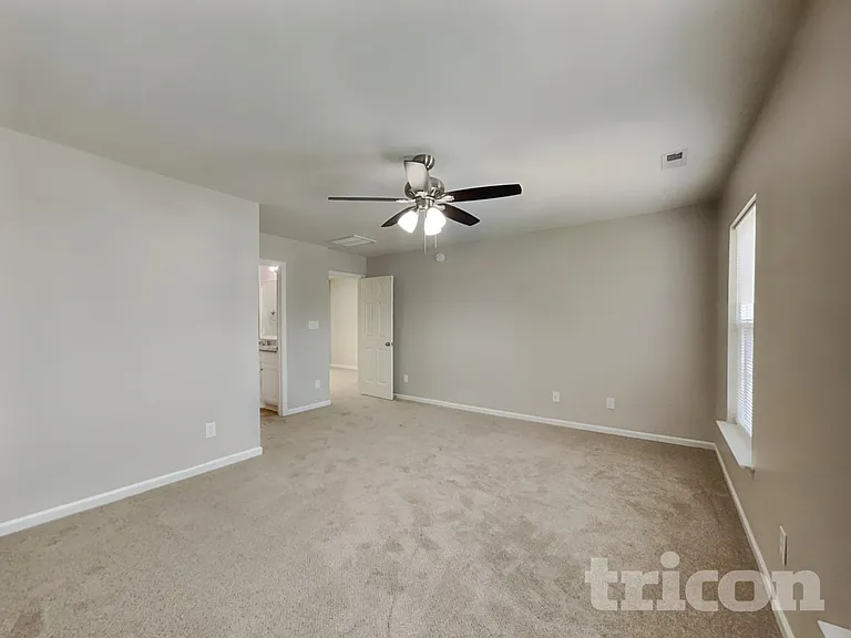 910 Statler Dr — Photo 8