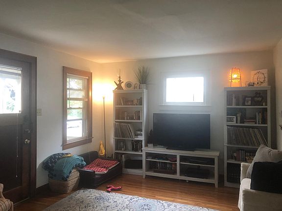 3rd image of 1263 Primrose Pl