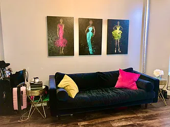 Rented by R New York