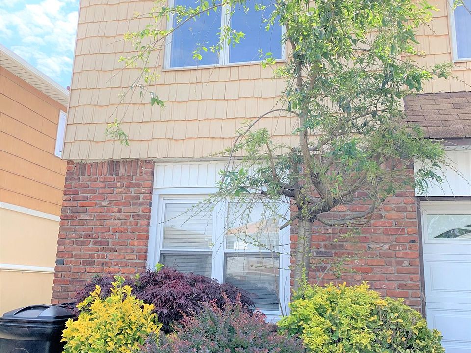 1st image of 118 Evergreen St #A