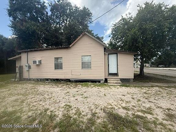 2nd image of 108 S Palm Ave