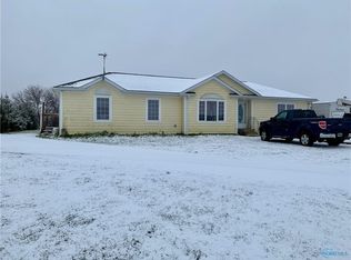 15815 Gorrill Rd, Bowling Green, OH 43402