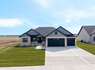 213 George Bush Blvd, Troy, IL 62294