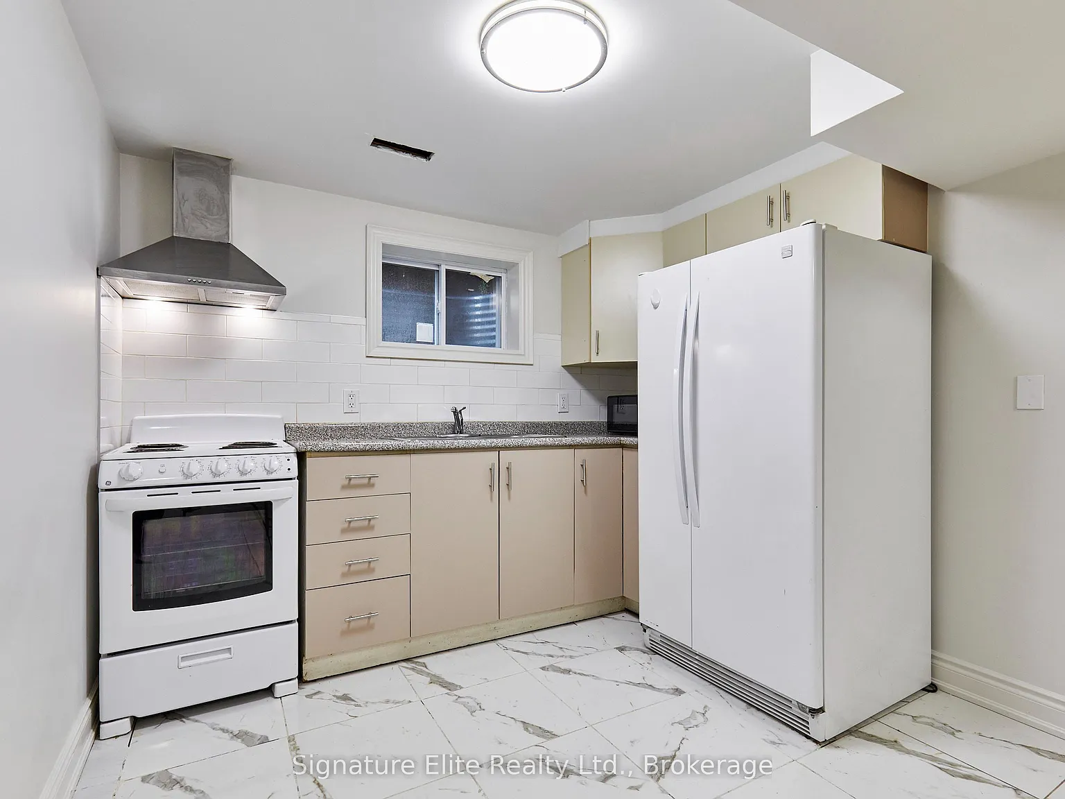3 bed, $2,100 — Photo 2