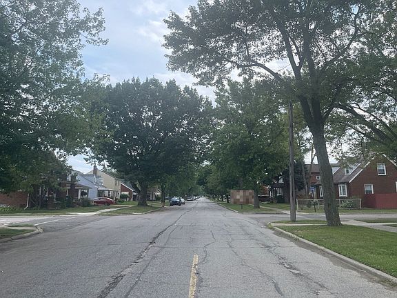 5th image of 2872 Fort Park Blvd