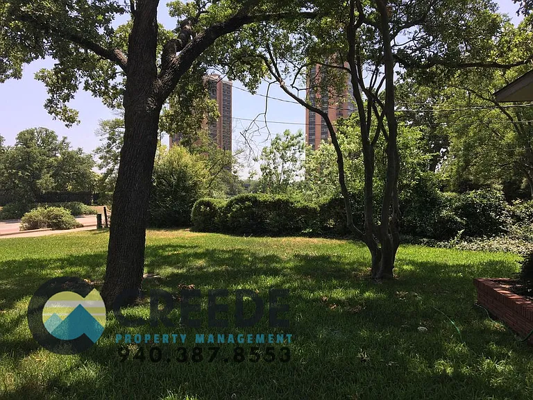 611 E University Dr — Photo 19