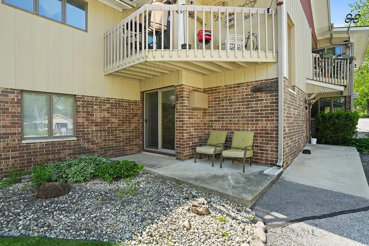 449 West Chestnut STREET #1 photo 1