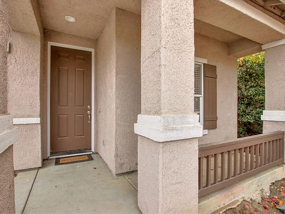 3rd image of 3162 Maui St