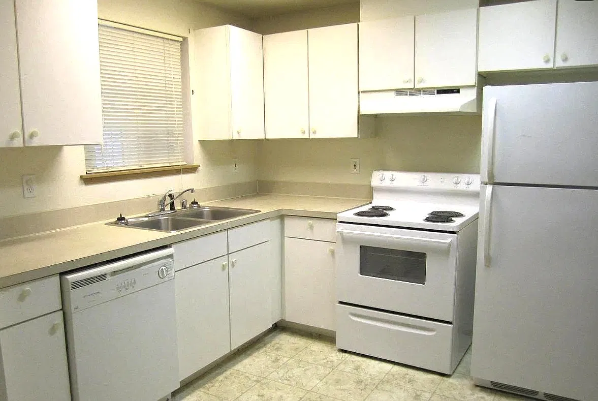 2 bed, 864 sqft, $1,695 — Photo 3