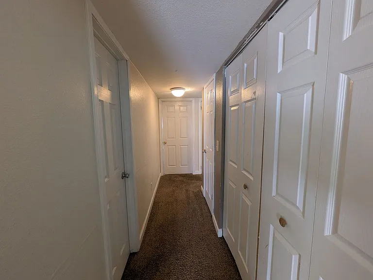 Alpine Circle Apartments — Photo 20