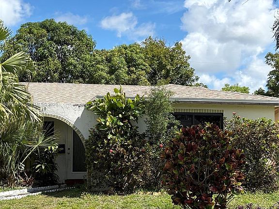 2nd image of 8719 Southampton Dr