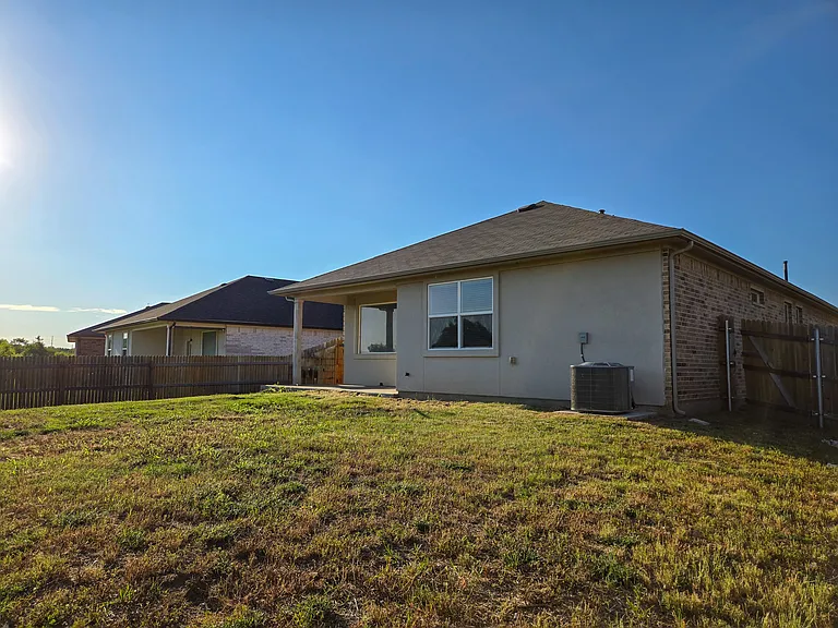 109 Brody Ln — Photo 33