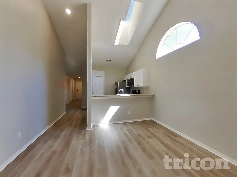 1623 Chatham Cir — Photo 3
