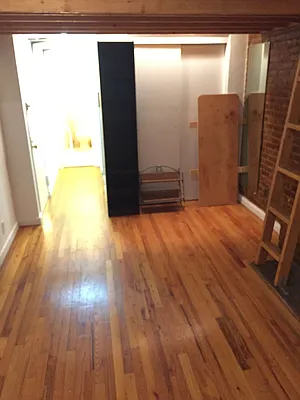 Rented by Metroline Realty | media 5