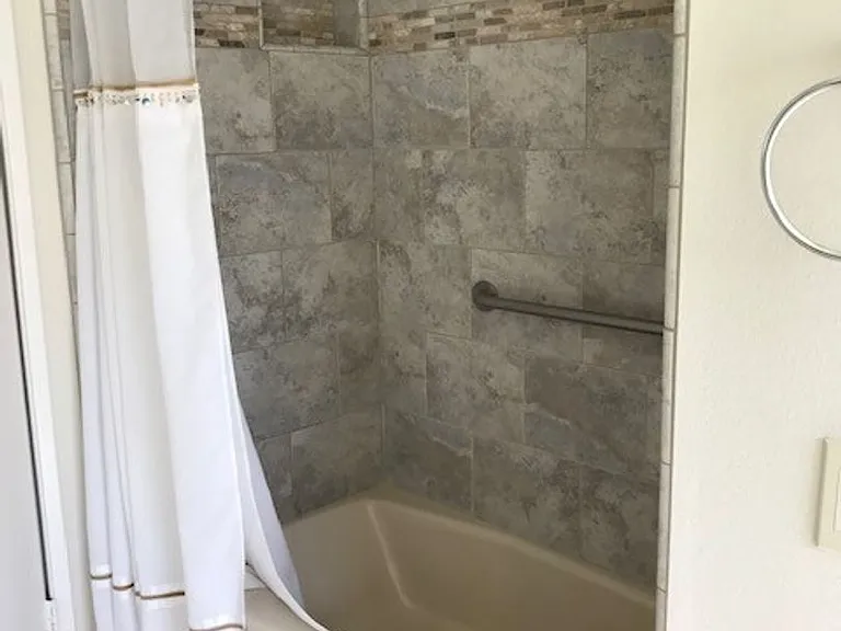 157 N Linden Dr — Photo 21