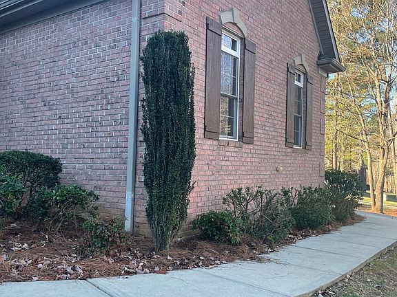 2nd image of 105 Periwinkle Ln