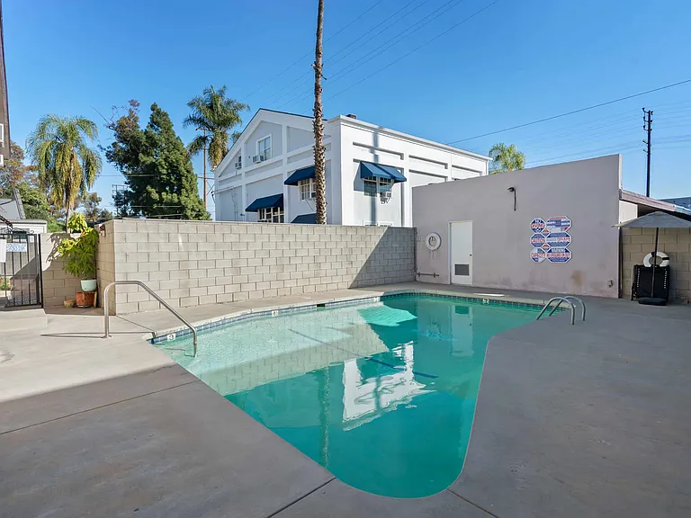4460 Ensign Ave. — Photo 8