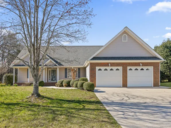 374 Skip Ln, Soddy Daisy, TN 37379